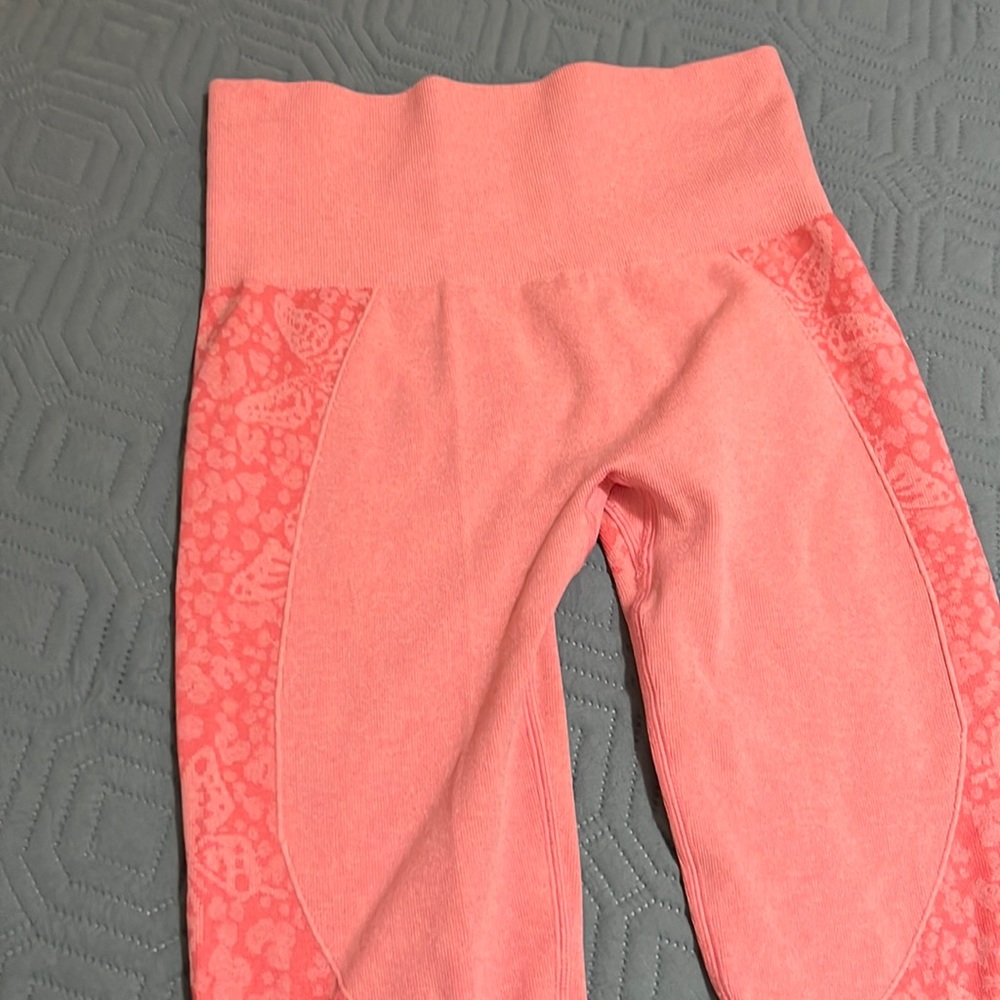 Peached by Nellie leggings size S